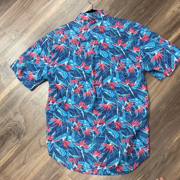 VINEYARD VINES Tropical Blue and Red Shirt - Picture 3 of 4
